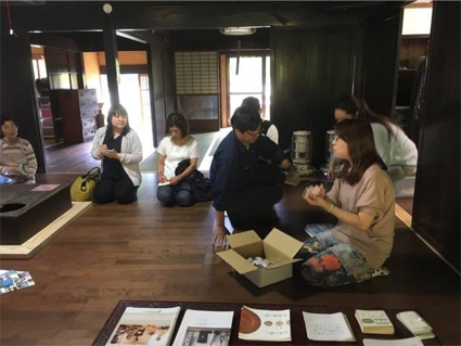 導入完了後に「ペレットボイラー見学会」を開催して多くの人達が集まった